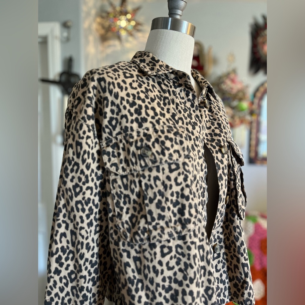American Eagle Leopard Print Cropped Jacketet - image 3